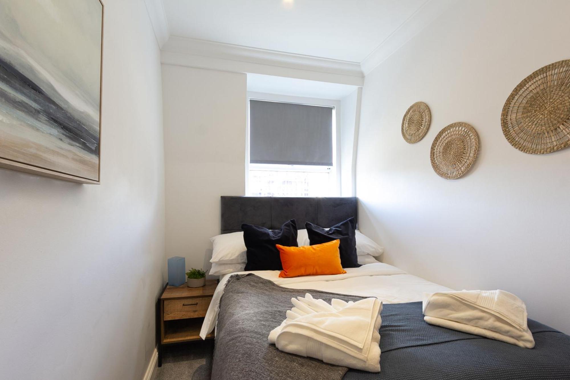 Cosy Central 2 Bedroom - Near Brighton Beach & Shops! Exterior photo