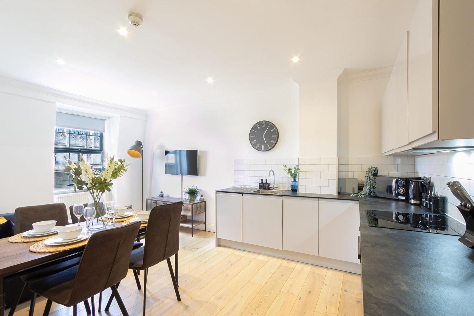 Cosy Central 2 Bedroom - Near Brighton Beach & Shops! Exterior photo